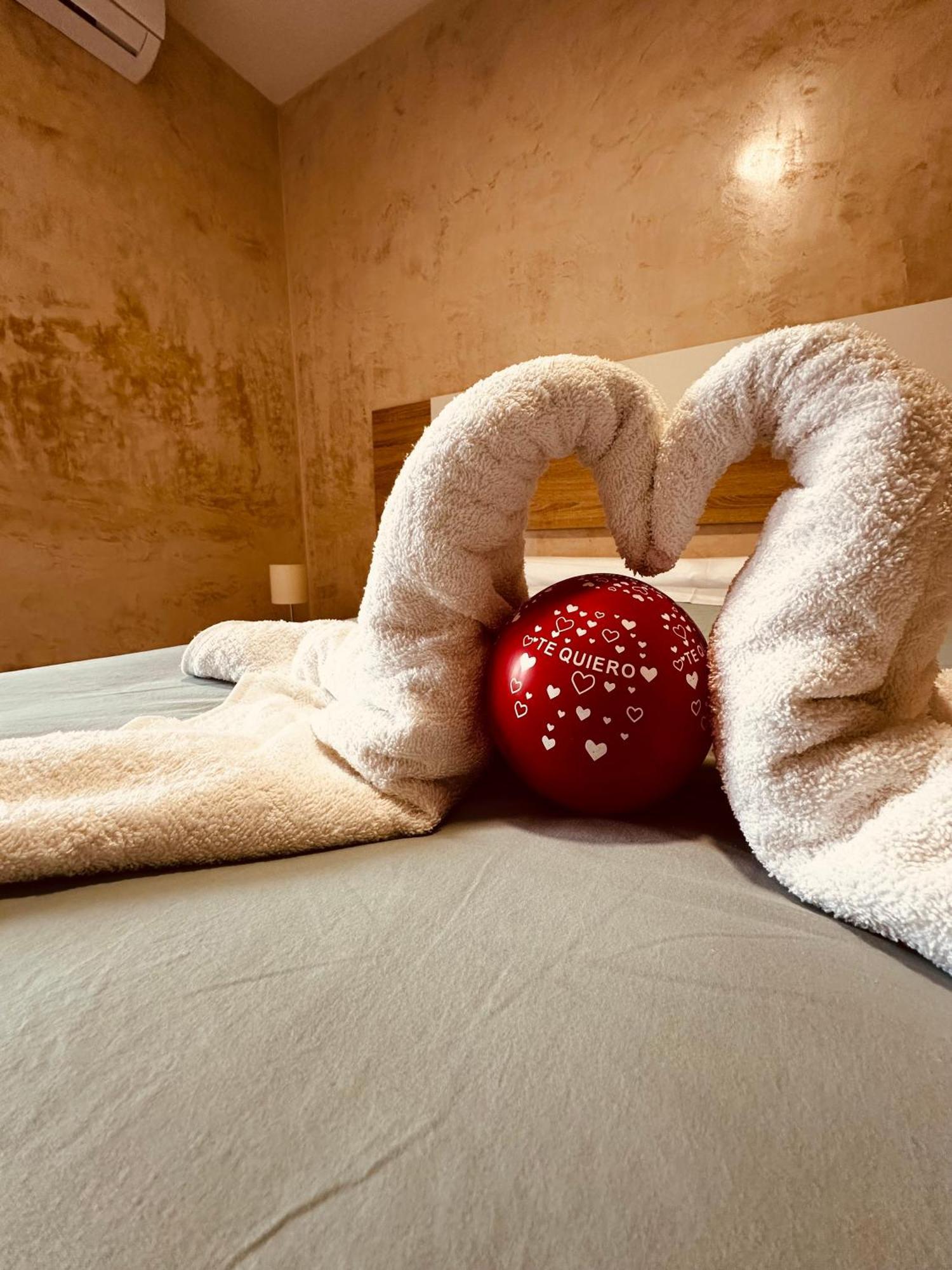 Cherry Jacuzzi Apartment Ronda Exterior foto